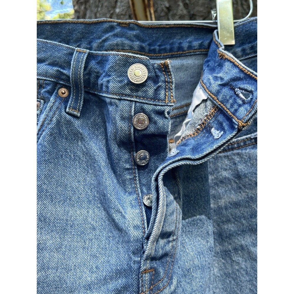 Levi's 501 Button Fly Distressed Ripped Jeans Women's 30x32 Straight Boyfriend